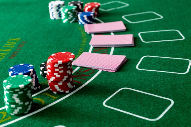 Texas Poker flop and turn community cards revealed on binjaitoto